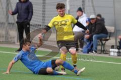 2024_2_17 - Saison 2023/24 - AUDI-Schanzer Amateur Cup - SV Hundszell - FC Hitzhofen/Oberzell  - Halbfinale 1 - Dominic Filser gelb Hitzhofen - Luca Kammerer
 blau Hundszell - Foto: Meyer Jürgen