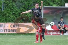 Kreisklasse - Saison 2024/25- Türkisch SV Ingolstadt - FC Gelbelsee-  - Mathias Regler schwarz Gelbelsee - Renato Tuka rot Türkisch - Foto: Meyer Jürgen