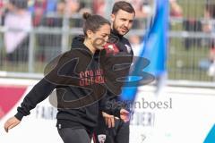 Toto-Pokal; FV Illertissen - FC Ingolstadt 04; Halbzeitpause Cheftrainerin Sabrina Wittmann (FCI) Co-Trainer Fabian Reichler (FCI) unzufrieden 0:1