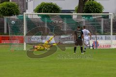 Testspiel -SV Manching - TSV Abensberg - Der 1:2 Anschlusstreffer - Torwart Gabelmann  Marco (Nr.1 - SV Manching) - Gabriel Henry (Nr.19 - SV Manching) - jubel - Foto: Jürgen Meyer