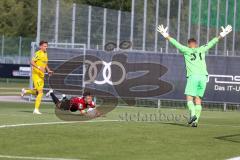 Freundschaftsspiel - Saison 2022/2023 - FC Ingolstadt 04 -  SpVgg Bayreuth - Dominik Franke (Nr.3 - FCI) wird gefoult und es gibt Elfmeter - Jubel - Torwart Sebastian  Kolbe (Nr.31 - SpVgg Bayreuth) - Tobias Weber (Nr.21 - SpVgg Bayreuth) - Foto: Meyer Jü