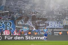 3. Liga; FC Ingolstadt 04 - TSV 1860 München; Torwart Kai Eisele (25, FCI) vor den Fans Rauch Fahnen Schal