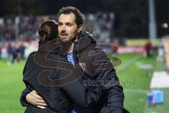 3. Liga; FC Viktoria Köln - FC Ingolstadt 04; Niederlage, hängende Köpfe #Cheftrainerin Sabrina Wittmann (FCI) mit Torwart Kai Eisele (25, FCI)