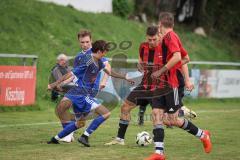 Kreisklasse - Saison 2026/27- TSV Kösching - SC Steinberg/Biberg - Pablo Krantz Blanco blau Kösching - Christopher Lang rot Steinberg - Foto: Meyer Jürgen