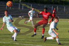 A-Junioren Bundesliga Süd/Südwest - Saison 2021/22 - FC Ingolstadt 04  - SpVgg Greuther Fürth - Udebuluzor Michael rot FCI - Näpflein Lukas #2 Greuther Fürth - Foto: Jürgen Meyer