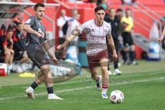 3. Liga; FC Ingolstadt 04 - VfL Osnabrück; Kammerbauer Patrick (31 VFL) Emre Gül (5, FCI) Zweikampf Kampf um den Ball
