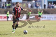 Toto-Pokal; FV Illertissen - FC Ingolstadt 04; Yannick Deichmann (20, FCI) sucht Anspielstation