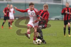 Kreisklasse - Saison 2025/26- Türk SV Ingolstadt - SC Steinberg-  - Enis Kuqanaj weiss Türkisch - Florian Weigl rot Steinberg  - Foto: Meyer Jürgen