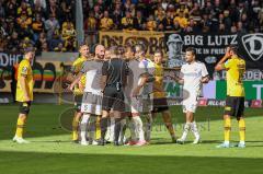 3.Liga - Saison 2022/2023 - Dynamo Dresden - FC Ingolstadt 04 - Nico Antonitsch (Nr.5 - FCI) bekommt die rote Karte - Foto: Meyer Jürgen