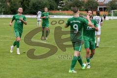 BZL - Oberbayern Nord - SV Manching - VFB Eichstätt II - Benedikt Vollnhals (#9 Manching) grün - Mit dem 1:1 Ausgleichstreffer - jubel - Thomas Schreiner (#11 Manching) - Foto: Jürgen Meyer