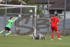 Bayernliga Süd - Saison 2021/2022 - FC Ingolstadt 04 II - VfB Hallbergmoos - Karaogul Ishak (#15 FCI) mit einer Torchance - Martin Dinkel Torwart Hallberg - Foto: Meyer Jürgen