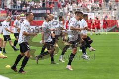 3. Liga; Rot-Weiss Essen - FC Ingolstadt 04; vor dem Spiel Aufwärmtrikot Puma stronger together, Tobias Schröck (21, FCI) Visar Musliu (16, FCI) Rico Preißinger (6, FCI)