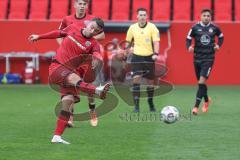 3. Liga - Saison 2025/26 - FC Ingolstadt 04 - Rot-Weiss Essen - Max Besuschkow (Nr.17 - FC Ingolstadt 04) - XXXXX - Foto: Meyer Jürgen