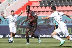 3. Liga; FC Ingolstadt 04 - Hallescher FC; Daouda Beleme (9, FCI) Landgraf Niklas (31 Halle)
