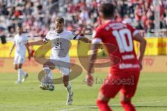 Toto-Pokal Finale; Würzburger Kickers - FC Ingolstadt 04; Yannick Deichmann (20, FCI) Karimani Dardan (10 WK)