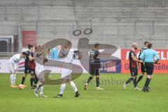 2.BL; FC Ingolstadt 04 - SV Darmstadt 98; Spiel ist aus, Niederlage, hängende Köpfe Patrick Schmidt (32, FCI) Nico Antonitsch (5, FCI) Isherwood Thomas (3 SVD) Holland Fabian (32 SVD)