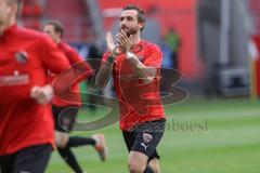 Relegation 1 - FC Ingolstadt 04 - VfL Osnabrück - Robin Krauße (23, FCI) Beifall für Zuschauer Fans