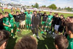 Relegation zur Bezirksliga - TSV Gaimersheim - BC Attaching - Schlusspfiff - traurig - jubel - enttäuscht - Manfred Wagner-Kroll Trainer Gaimersheim spricht zu seinen Spielern  - Foto: Jürgen Meyer