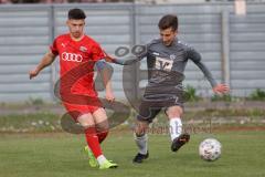 Bayernliga Süd - Saison 2021/2022 - FC Ingolstadt 04 II - VfB Hallbergmoos - Senger Michael (#21 FCI) - Johannes Petschner grau Hallberg - Foto: Meyer Jürgen