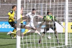3. Liga; Borussia Dortmund II - FC Ingolstadt 04; Torchance verpasst Ryan Malone (16, FCI) Torwart Marcel Lotka (35 BVBII) Foti Antonio (5 BVB2) Hüning Ben Vincent (15 BVB2)