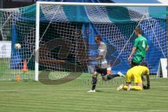 Kreisliga 1 - SV Manching II - TSV Hohenwart - Der 1:1 Ausgleichstreffer durch - Markus Kurzhals weiss Hohenwart - jubel - Moritz Köhler Torwart Manching - Foto: Jürgen Meyer