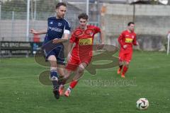 Kreisliga - Saison 2025/26- TSV Kösching - TV Münchsmünster - Maximilian Anthofer blau Münchsmünster - Lukas Kastl rot Kösching - Foto: Meyer Jürgen