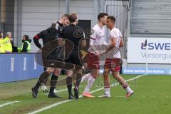 3. Liga - Saison 2025/26 - SV Wehen/Wiesbaden - FC Ingolstadt 04  - Lukas Fröde (Nr.34 - FCI) wird für Marcel Costly (Nr.22 - FCI) eingwechselt - XXXXX - Foto: Meyer Jürgen