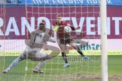3. Liga - Hansa Rostock - FC Ingolstadt 04 - Filip Bilbija (35, FCI) Torschuß, Torwart Markus Kolke (1 Rostock) hält