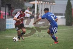 Kreisliga - Saison 2026/27- Türkisch SV Ingolstadt - SV Hundszell - Peter Veit rot Türkisch  - Luca Kammerer blau Hundszell - Foto: Meyer Jürgen