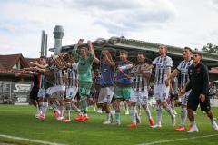 3. Liga - Saison 2026/27 - SC Sonnenhof Großaspach - FC Ingolstadt 04 - Die Mannschaft bedankt sich bei den mitgereisten Fans - jubel - Foto: Meyer Jürgen
