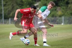 Kreisklasse - Saison 2025/26- SV Lippertshofen - Türkisch SV Ingolstadt-  - Mertcan Gürses rot Türkisch - Jonas Bienert weiss Lippertshofen - Foto: Meyer Jürgen