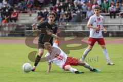 Relegation 2 - U17 - SSV Jahn Regensburg - FC Ingolstadt 04 - Valentin Hoti (6 FCI) und Walter Bastian (6 SSV) am Boden