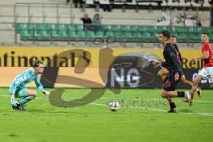 3. Liga; TSV Havelse - FC Ingolstadt 04; Angriff Julian Kügel (29, FCI) Torwart Opitz Tom (1 Havelse) ohne Chance