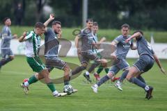 Landesliga - Saison 2025/26 - SV Manching - TSV Jetzendorf - Sebastian Graßl (Nr.10 - SV Manching) - Julius Donnert grau Jetzendorf - Foto: Meyer Jürgen