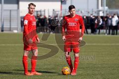 A - Junioren Bundesliga Süd/Südwest -  Saison 2021/2022 - FC Ingolstadt 04 - 1. FC Saarbrücken - Keidel Felix (#8 FCI) legt sich den Ball zurecht für eine Freistoß - Riedl Fabio (#18 FCI) - links - Foto: Meyer Jürgen