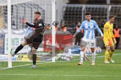 3. Liga; TSV 1860 München - FC Ingolstadt 04; Torchance verpasst, Jannik Mause (7, FCI) ärgert sich Hiller Marco (1 TSV) Glück Michael (35 TSV)