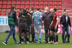 3. Liga - FC Ingolstadt 04 - TSV 1860 München - Spiel ist aus, FCI 3:1 in Relegation, Vorsitzender des Vorstandes Peter Jackwerth (FCI) mit Mölders Sascha (9, 1860) Diskussion, Marcel Gaus (19, FCI) Cheftrainer Tomas Oral (FCI)