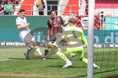 3. Liga; FC Ingolstadt 04 - Arminia Bielefeld; Torchance verpasst Pascal Testroet (37, FCI) Torwart Kersken Jonas (1 AB)