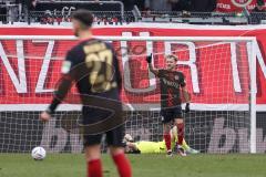 3. Liga; SV Wehen Wiesbaden - FC Ingolstadt 04; 3. Tor für Hollerbach Benedict (21 SVW) Torwart Marius Funk (1, FCI) geschlagen am Boden Jubel