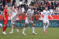 3. Liga; Rot-Weiss Essen - FC Ingolstadt 04; Torchance verpasst Lukas Fröde (34, FCI) ärgert sich Dennis Borkowski (7, FCI) Ryan Malone (16, FCI) Kraulich Tobias (33 RWE)