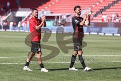 3. Liga; FC Ingolstadt 04 - Hallescher FC; Spieler bedanken sich bei den Fans, Pascal Testroet (37, FCI) Lukas Fröde (34, FCI)