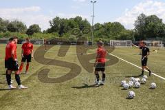 Bayernliga Süd - Saison 2022/2023 - FC Ingolstadt 04 II -  Trainingsauftakt - Käs Alexander Trainer FCI gibt Anweisungen - Foto: Meyer Jürgen