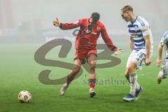 3. Liga; FC Ingolstadt 04 - MSV Duisburg; Zweikampf Kampf um den Ball Marcel Costly (22, FCI) Coskun Can (27 MSV) reisst ein Stück aus dem Trikot aus