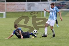 Kreisliga - Saison 2023/2024 - SV Menning  - FC Sandersdorf - Philip Wolfsfellner blau Menning - Christian Eichhammer weiss Sandersdorf - Foto: Meyer Jürgen