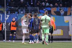 3. Liga; SV Waldhof Mannheim - FC Ingolstadt 04 - Streit Diskussion, Leon Guwara (6, FCI) Hawkins Jalen (11 SVWM) Torwart Marius Funk (1, FCI)