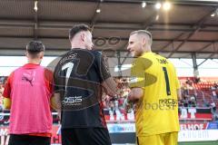 3. Liga; FC Ingolstadt 04 - TSV 1860 München; Sieg Jubel Freude Spieler bedanken sich bei den Fans Torwart Marius Funk (1, FCI) Jannik Mause (7, FCI) Torwart Markus Ponath (40, FCI)