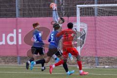 A - Junioren Bundesliga Süd/Südwest -  Saison 2021/2022 - FC Ingolstadt 04 - 1. FC Saarbrücken - Udebuluzor Michael (#21 FCI) - Hartz Elias Torwart Saarbrücken - Foto: Meyer Jürgen