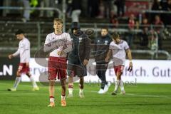 3. Liga; FC Viktoria Köln - FC Ingolstadt 04; Spiel ist aus Niederlage, hängende Köpfe 3:1 Max Plath (14 FCI) Yannick Deichmann (20, FCI) Co-Trainer Patrick Schönfeld (FCI) Dennis Kaygin (10, FCI) Davide Sekulovic (33, FCI)