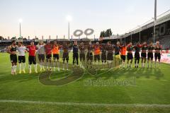 3.Liga - Saison 2022/2023 - VFL Osnabrück - FC Ingolstadt 04 - Das Spiel ist aus - Jubel - Die Mannschaft feiert mit den fans - Foto: Meyer Jürgen