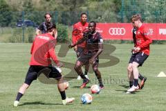 3. Liga; FC Ingolstadt 04 - Trainingslager Südtirol, Moussa Doumbouya (27, FCI) Valmir Sulejmani (7, FCI) Denis Linsmayer (23, FCI) Justin Butler (31, FCI) Cheftrainer Rüdiger Rehm (FCI)